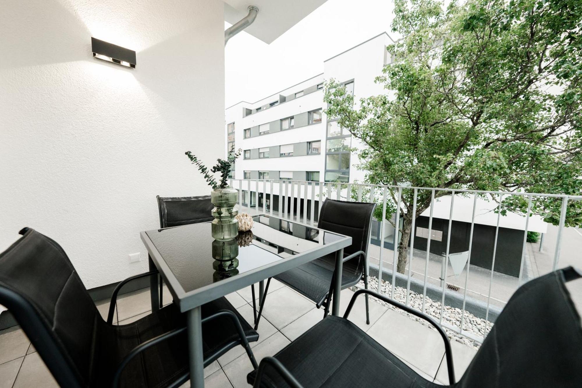 Kocasa-Apartments 01, City-Center Boeblingen, Stellplatz, Balkon, Waipu-Tv Zewnętrze zdjęcie